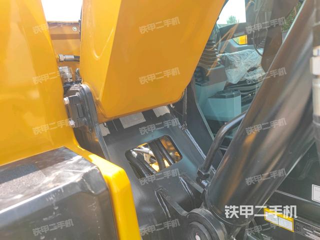 大臂根部?斜（工作和回轉(zhuǎn)裝置）