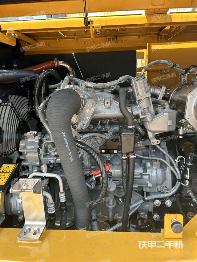 發(fā)動(dòng)機(jī)室（上車部件）