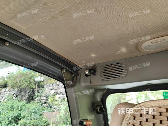 右侧玻璃角标（驾驶室部分）