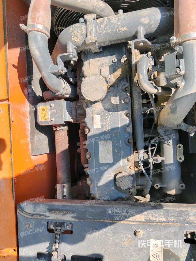 发动机室（上车部件）