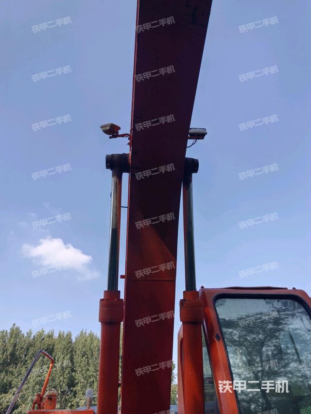 大臂油缸整體?豎拍(工作和回轉(zhuǎn)裝置) 大臂油缸整體?豎拍(工作和回轉(zhuǎn)裝置)