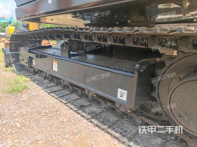 右側(cè)履帶整體?（行走機(jī)構(gòu)）