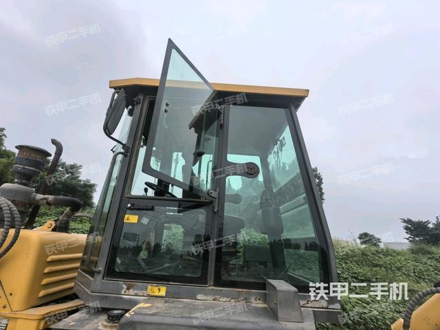 驾驶室正侧（驾驶室/操作室）