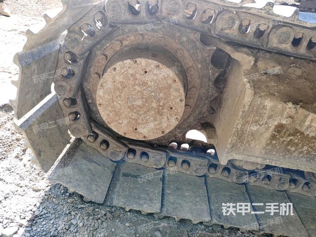 右驱动轮（行走机构）