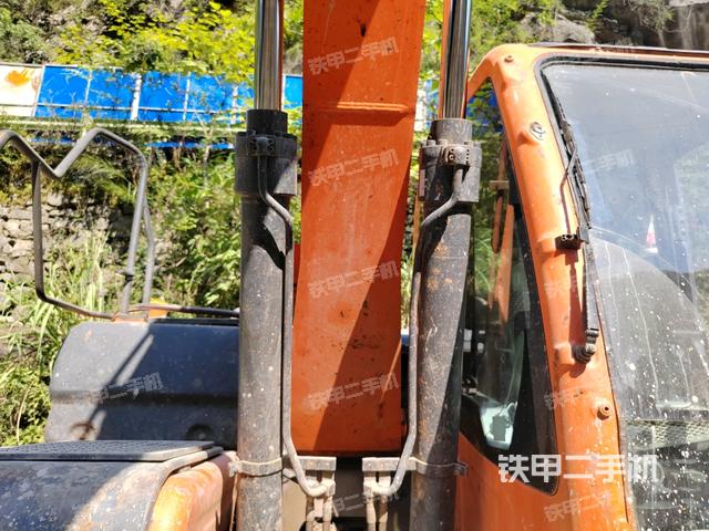 铲斗右后整体（工作和回转装置）