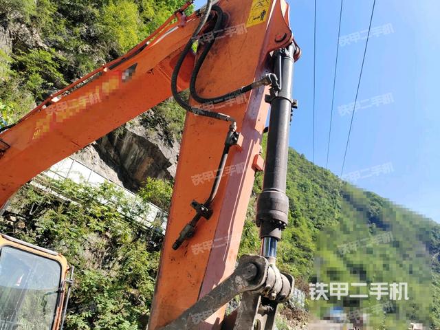 小臂整体左后（工作和回转装置）