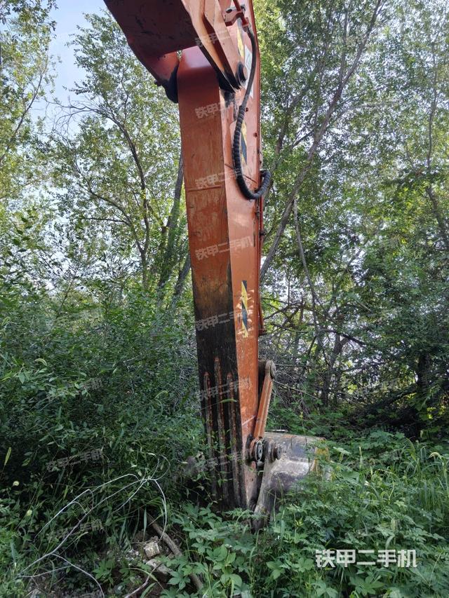 小臂整體左后(工作和回轉(zhuǎn)裝置) 小臂整體左后(工作和回轉(zhuǎn)裝置)