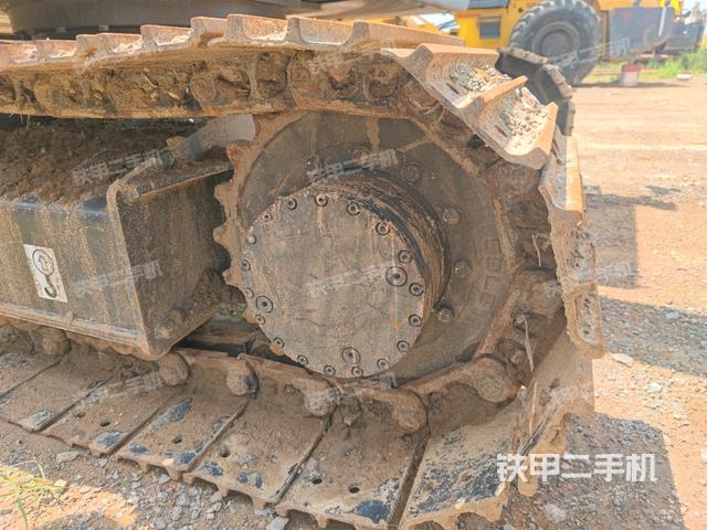 右驅(qū)動輪（行走機構）