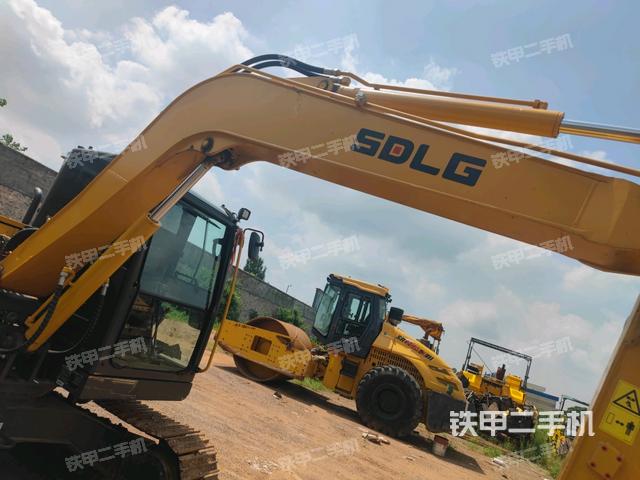 小臂整體右前（工作和回轉(zhuǎn)裝置）