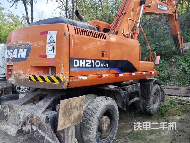 右后45(整機外觀) 右后45(整機外觀)