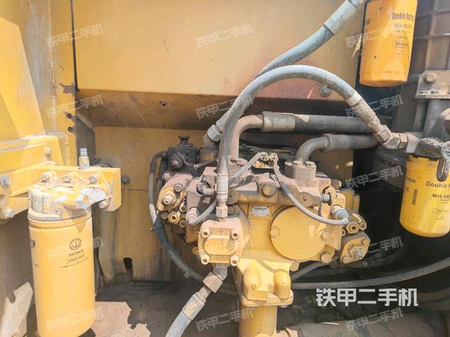 液壓泵斜45?左(大件艙室) 液壓泵斜45?左(大件艙室)