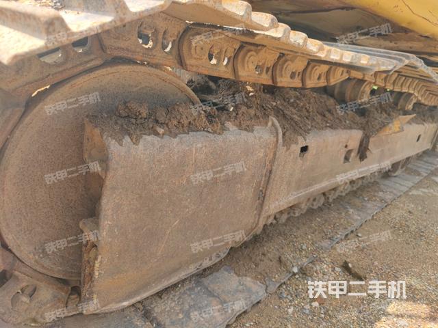 右側(cè)履帶整體(行走機(jī)構(gòu)) 右側(cè)履帶整體(行走機(jī)構(gòu))