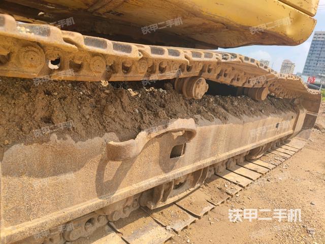 左側(cè)履帶整體?(行走機(jī)構(gòu)) 左側(cè)履帶整體?(行走機(jī)構(gòu))