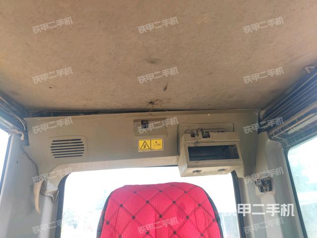 左后方玻璃角標(biāo)(駕駛室部分) 左后方玻璃角標(biāo)(駕駛室部分)