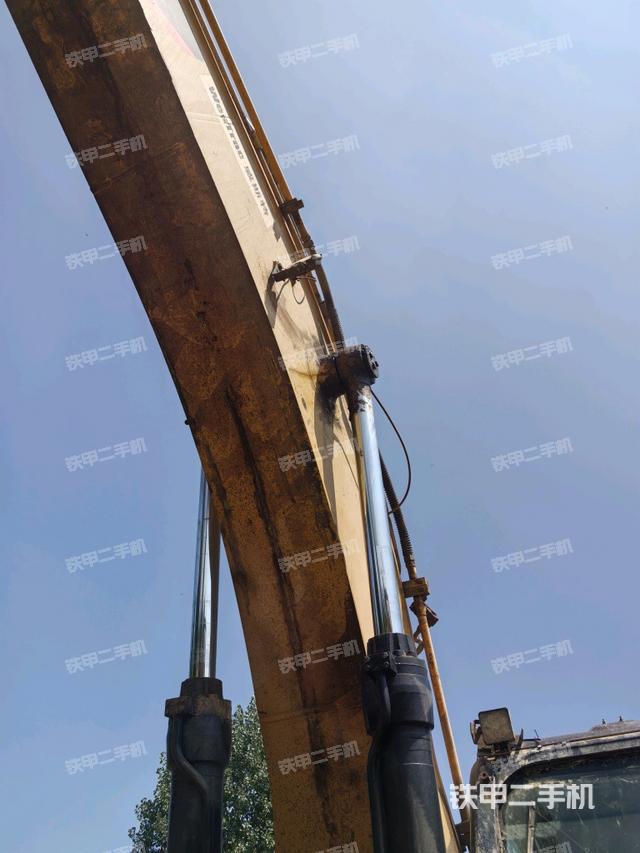 大臂油缸整體?豎拍（工作和回轉(zhuǎn)裝置）