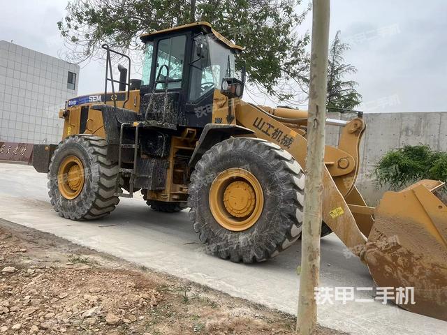 山工SEM656D装载机