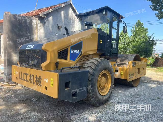 山工SEM522压路机