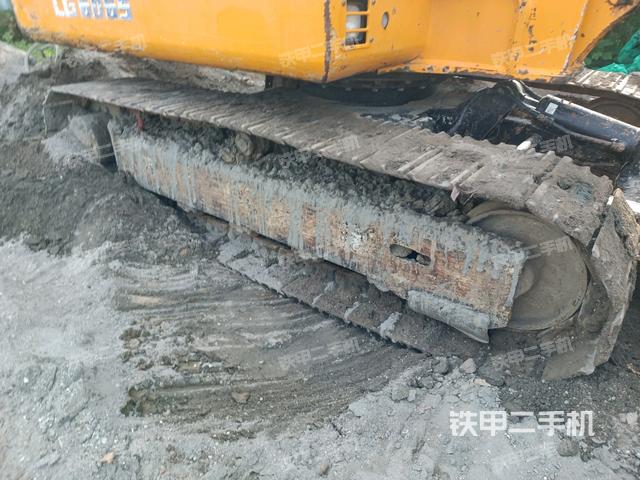 左側(cè)履帶整體?（行走機(jī)構(gòu)）