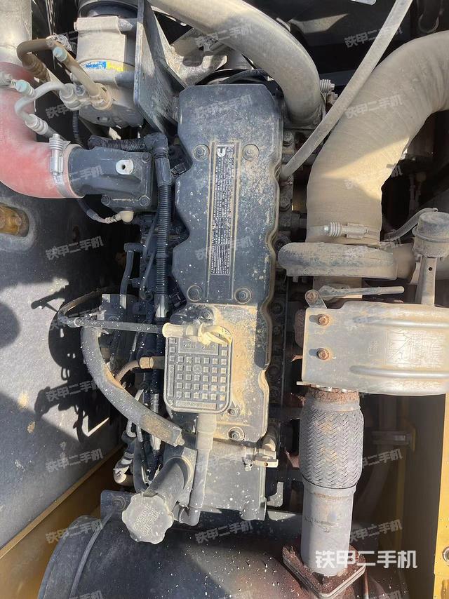 發(fā)動(dòng)機(jī)室（上車部件）