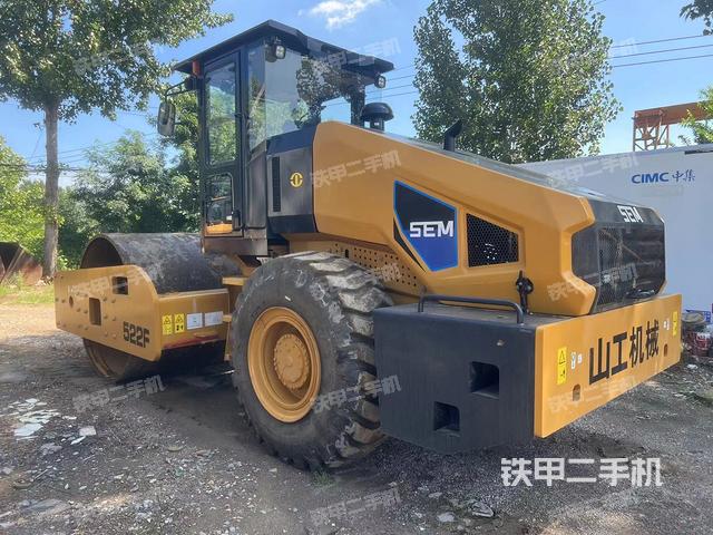 整机右后45°（设备外观及核心部件）