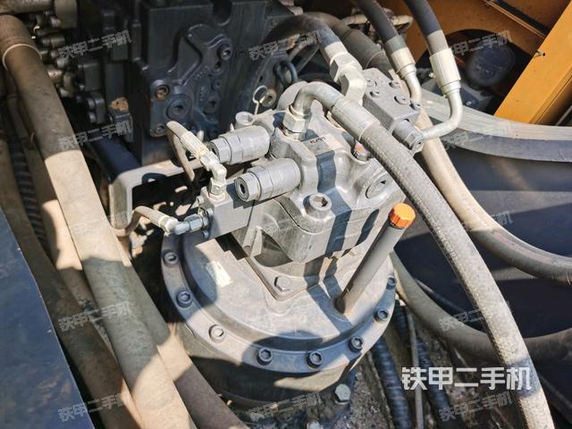 鏟斗右后整體（工作和回轉(zhuǎn)裝置）