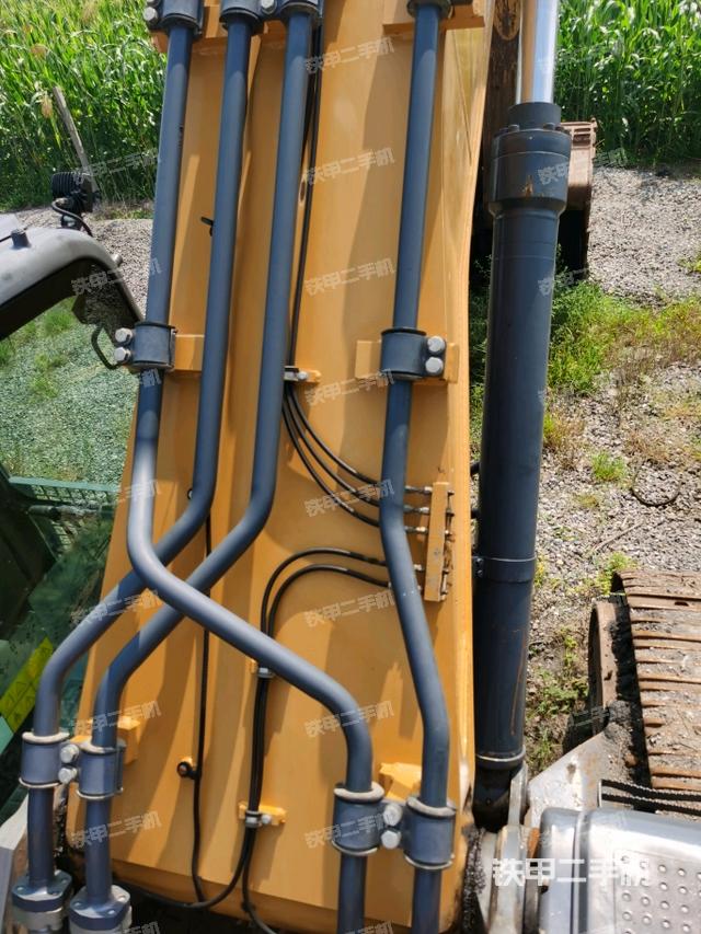 大臂背部俯視（工作和回轉(zhuǎn)裝置）