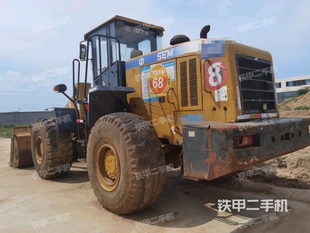 山工SEM652B装载机