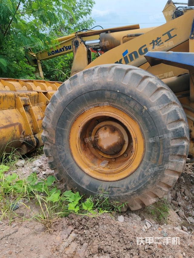 左前轮（行走机构）