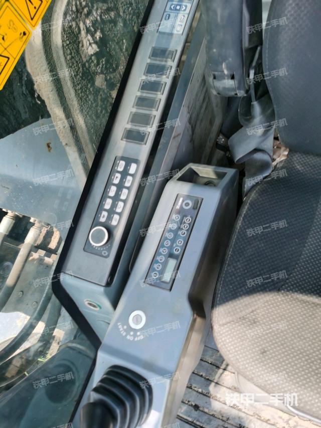 后窗玻璃角標(biāo)（駕駛室部分）