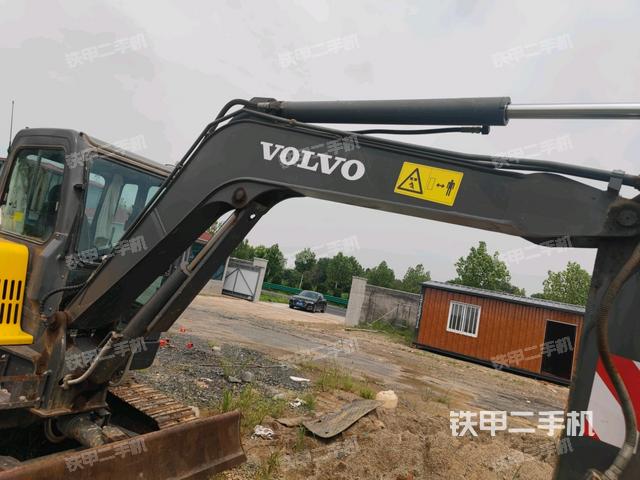 小臂整體右前(工作和回轉(zhuǎn)裝置) 小臂整體右前(工作和回轉(zhuǎn)裝置)