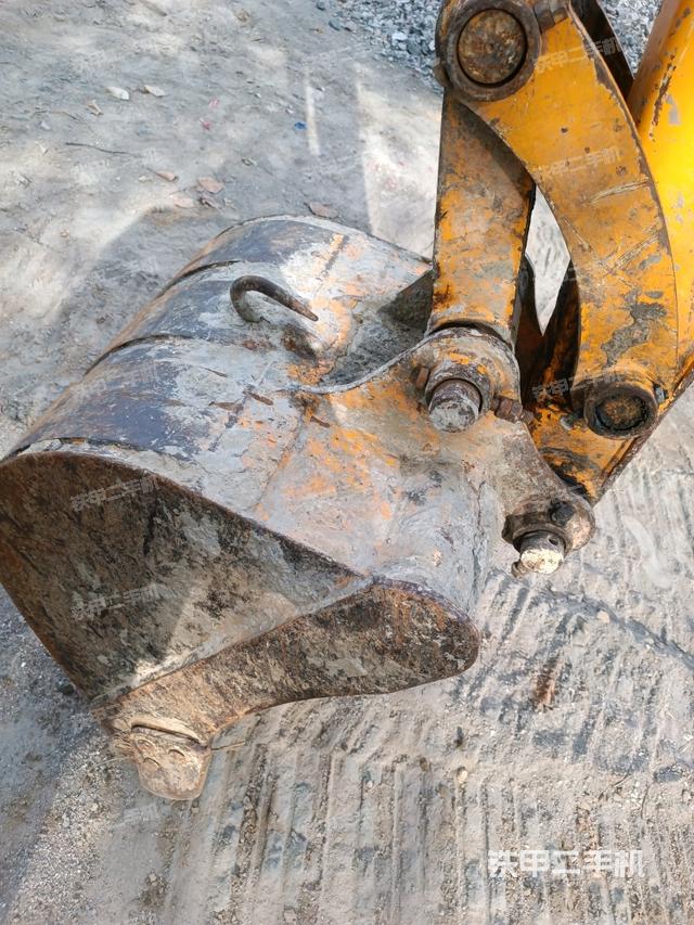 鏟斗右后整體（工作和回轉(zhuǎn)裝置）