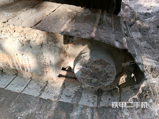 右驅(qū)動(dòng)輪（行走機(jī)構(gòu)）