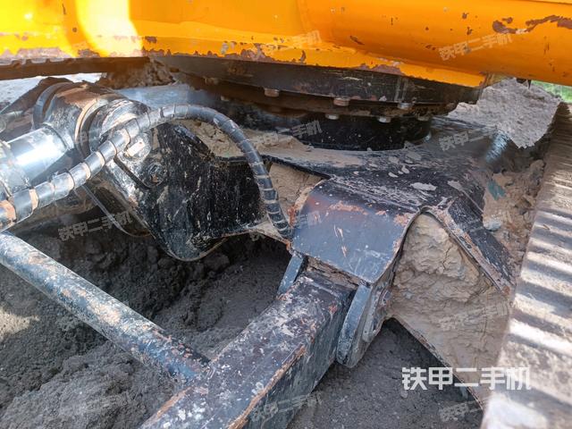 轉(zhuǎn)盤和下車架正前（工作和回轉(zhuǎn)裝置）