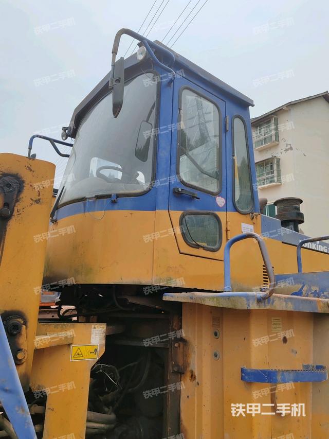 车架铰接（液压/传动系统）