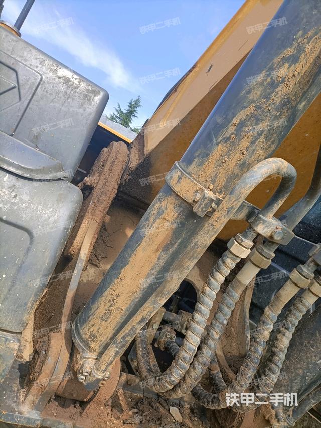 大臂根部?斜視（工作和回轉(zhuǎn)裝置）