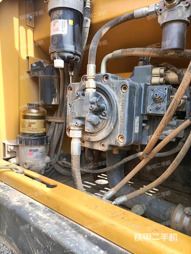 液壓泵斜45?左（大件艙室）