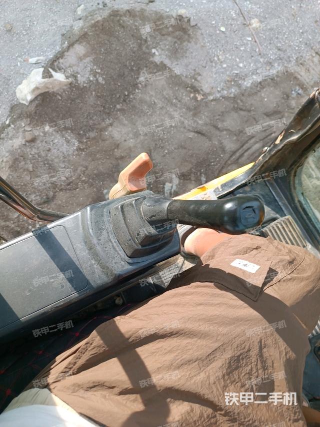 座椅左側(cè)控制臺(tái)/音響/含左手柄（駕駛室部分）