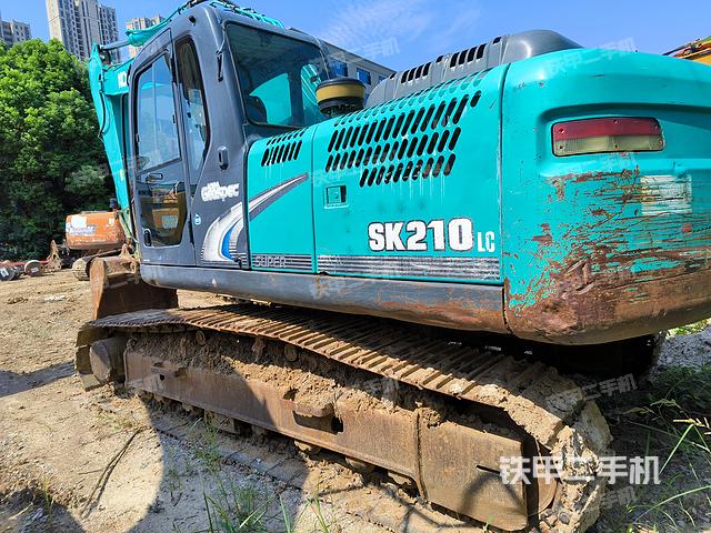 神钢SK210LC-8挖掘机