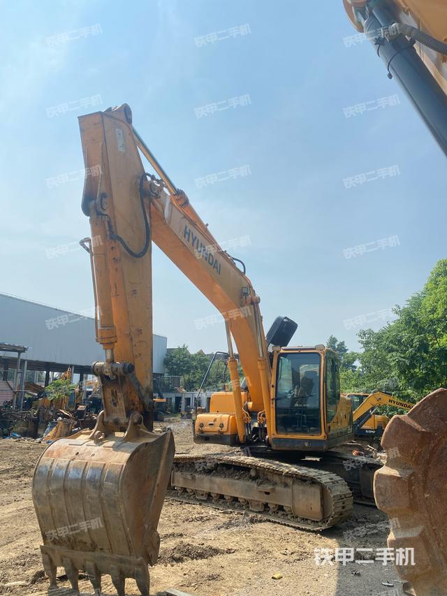 现代R225LC-9T挖掘机