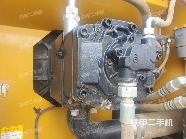 液壓泵斜45?右（大件艙室）