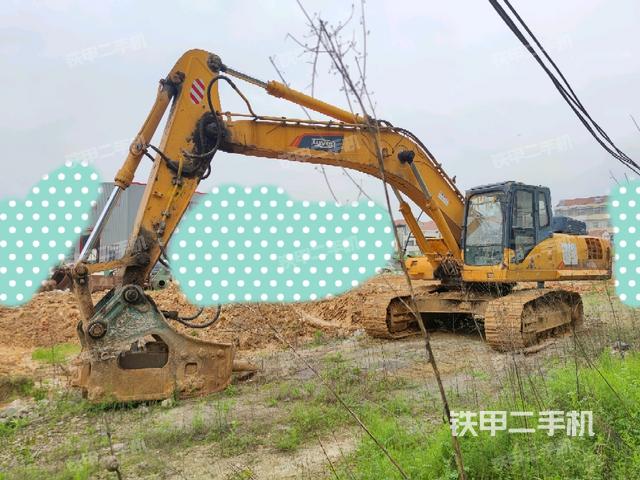雷沃重工FR330挖掘機(jī)