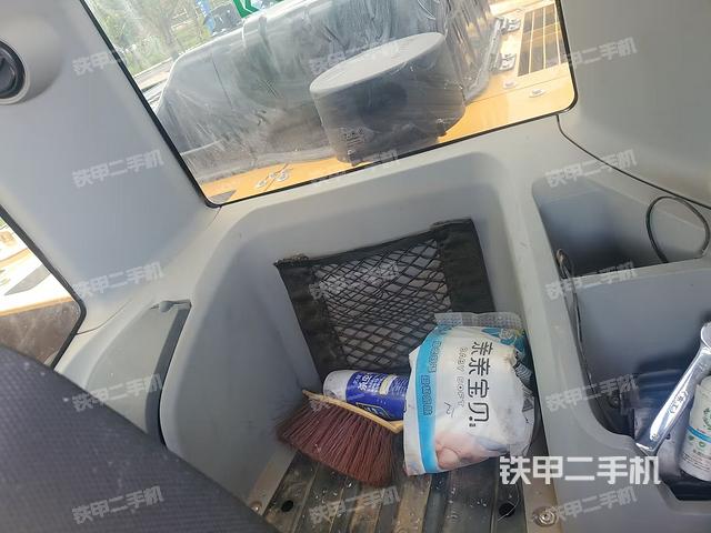 后窗玻璃角標（駕駛室部分）