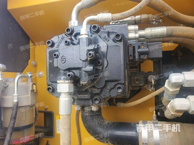 液壓泵斜45?左（大件艙室）