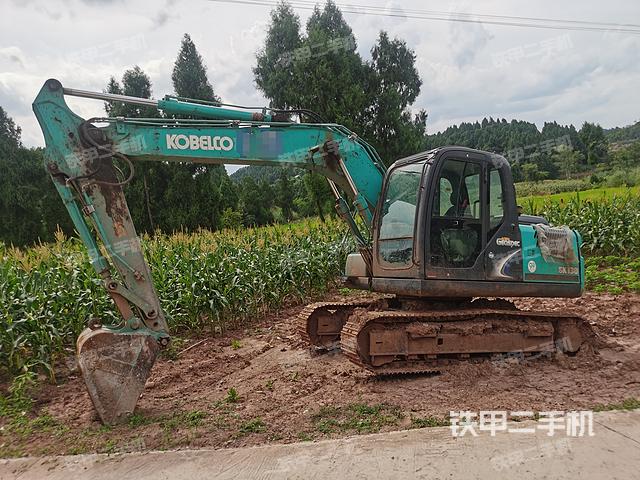 神钢SK130-8挖掘机
