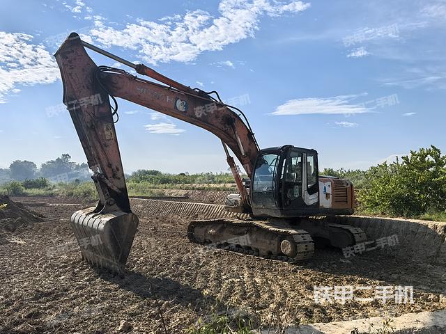 日立ZX210LC-3挖掘机