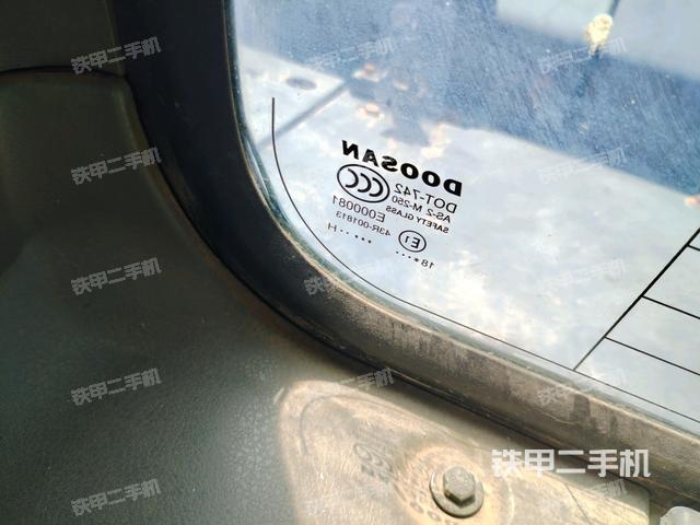 后窗玻璃角標(biāo)（駕駛室部分）