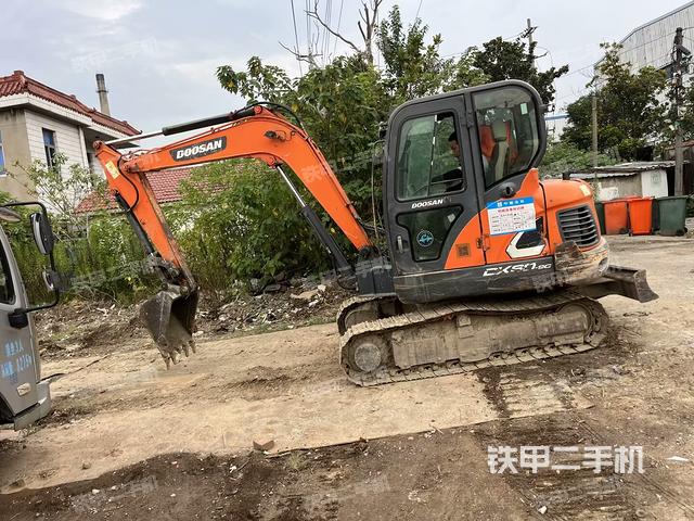 斗山DX55-9C挖掘机