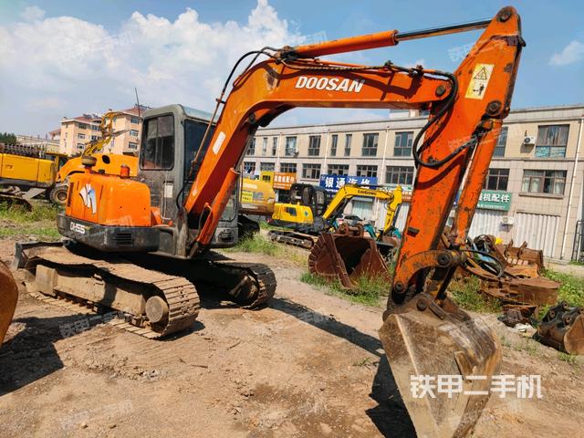 右前45(整機(jī)外觀) 右前45(整機(jī)外觀)