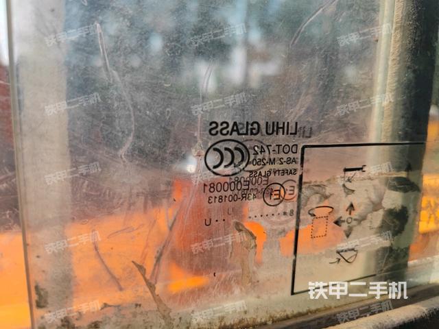后窗玻璃角標(biāo)(駕駛室部分) 后窗玻璃角標(biāo)(駕駛室部分)