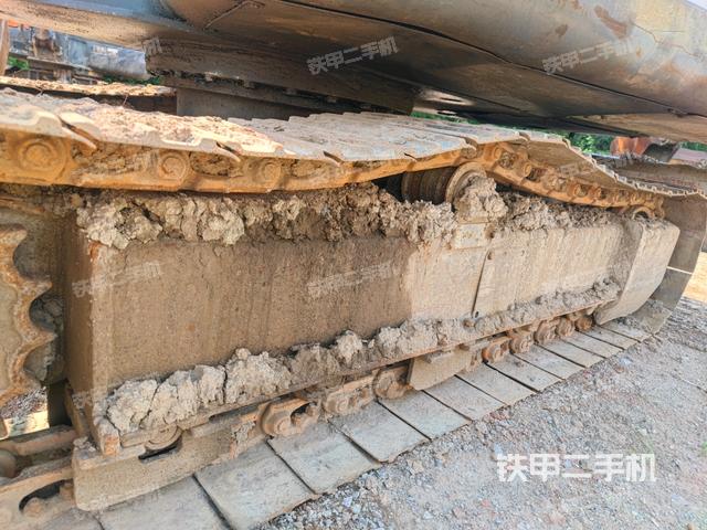 左側(cè)履帶整體?(行走機(jī)構(gòu)) 左側(cè)履帶整體?(行走機(jī)構(gòu))